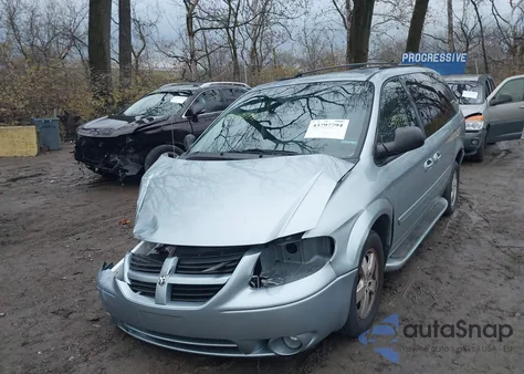 2005 Dodge Grand Caravan Sxt z USA, uszkodzony, nr VIN 2D8GP44L25R241921